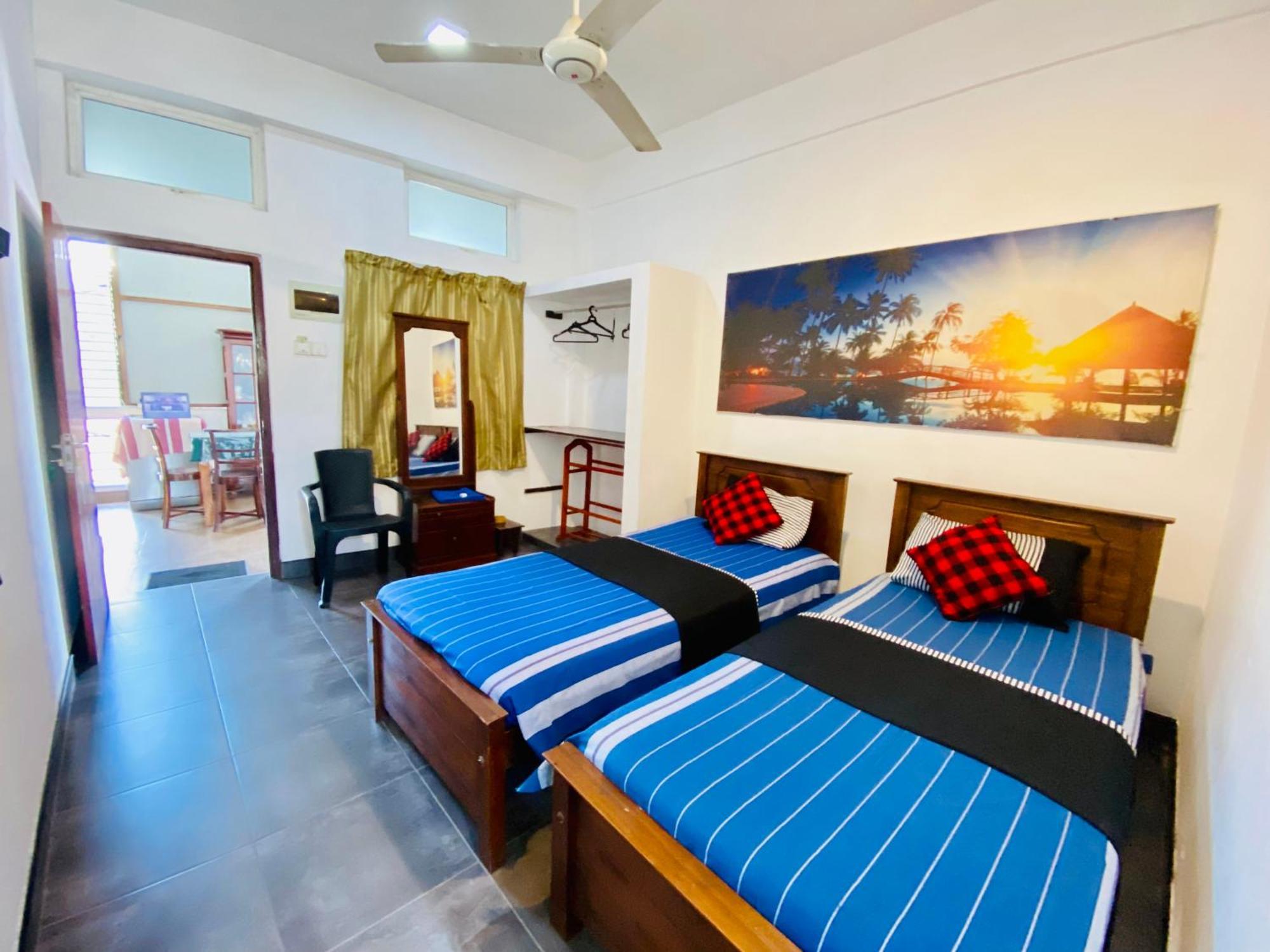Hotel 100 Dehiwala-Mount Lavinia Esterno foto