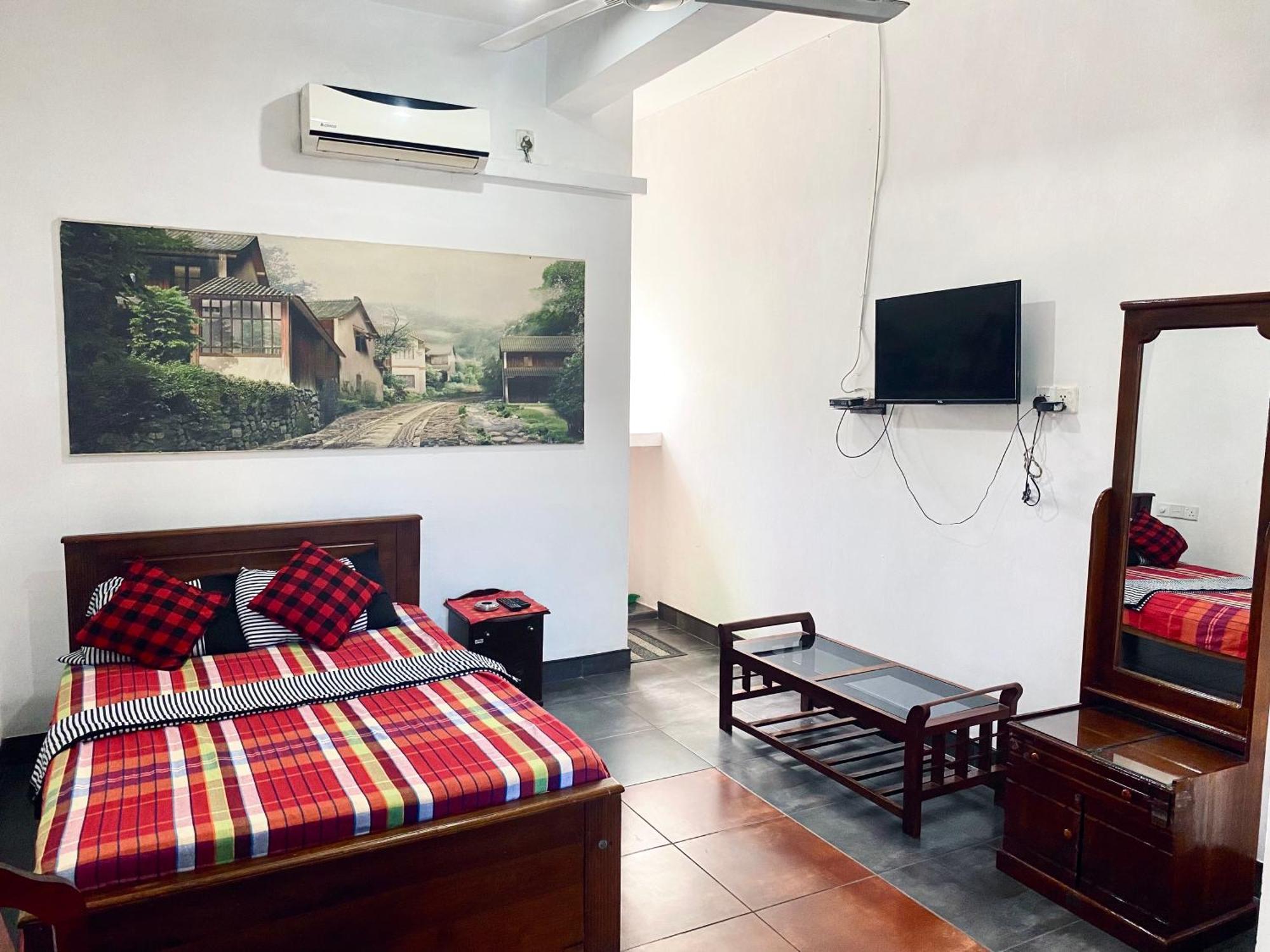 Hotel 100 Dehiwala-Mount Lavinia Esterno foto