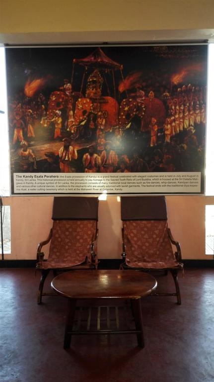 Hotel 100 Dehiwala-Mount Lavinia Esterno foto